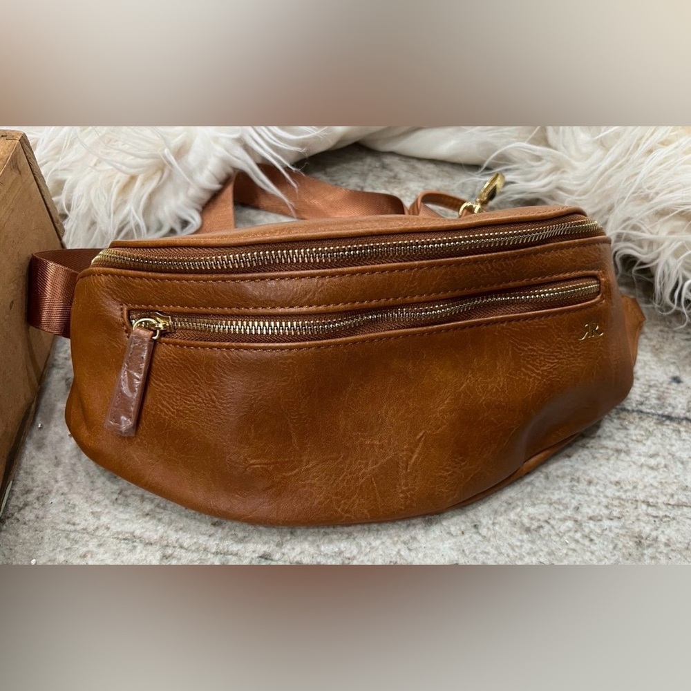 Ruby & Rae original sidekick camera sling bag